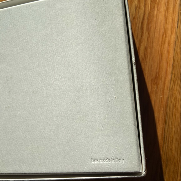 Balenciaga box only small for a wallet sized item. Has tissue paper see images - Picture 7 of 16